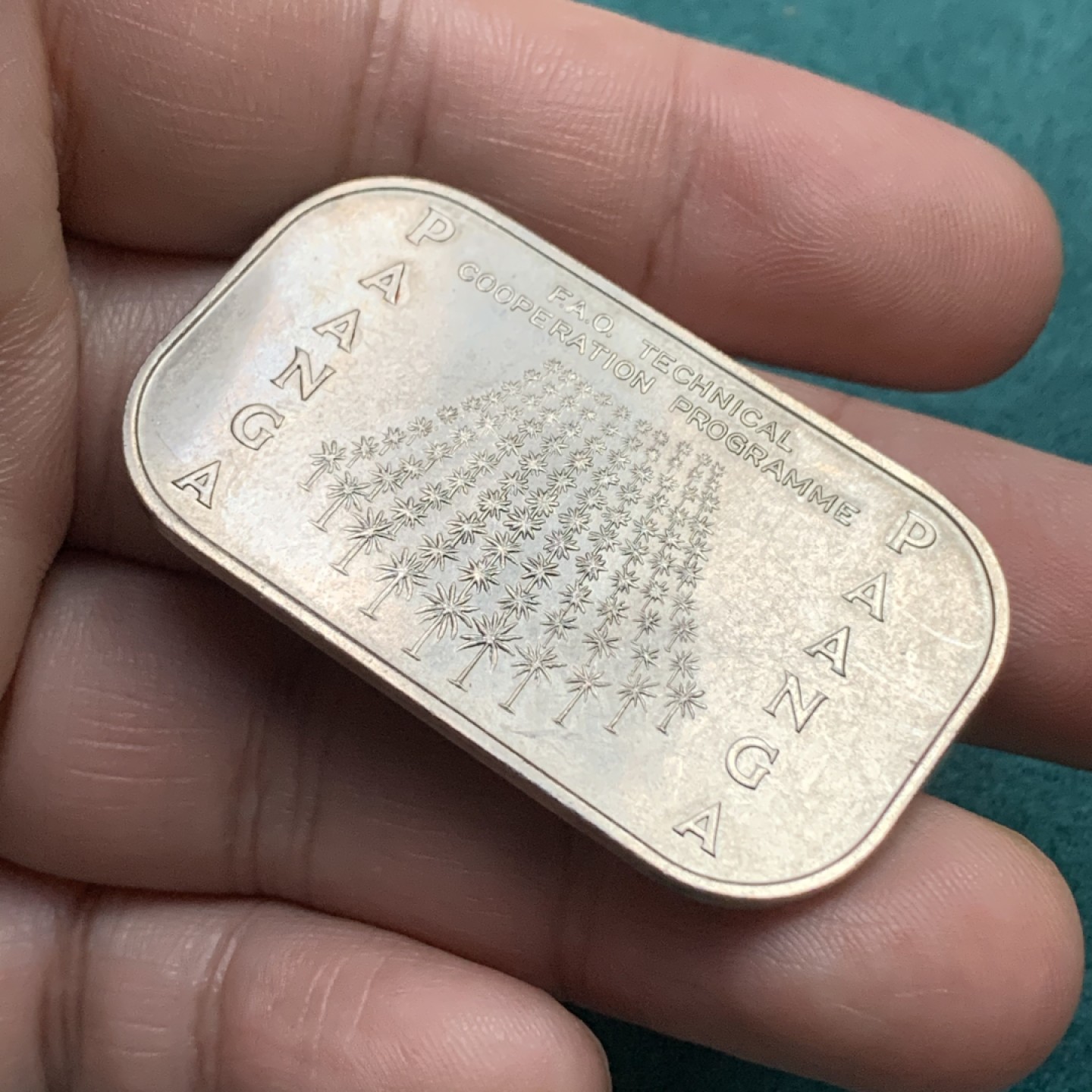 《竞宝斋》第167场-周日，周一，周四 3场 (全场包邮) 1979年汤加1潘加饼干币，UNC品相