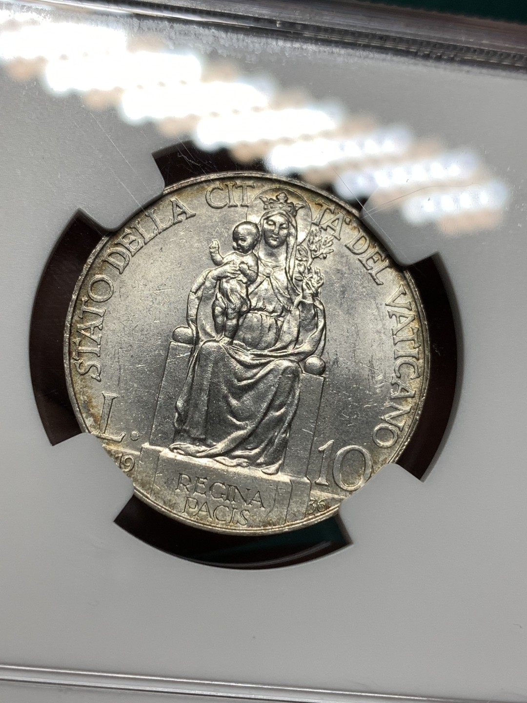 《竞宝斋》第167场-周日，周一，周四 3场 (全场包邮) NGC MS63，梵蒂冈1936年10里拉。梵蒂冈主币，带少许环彩。年底上海评，给分略有保守