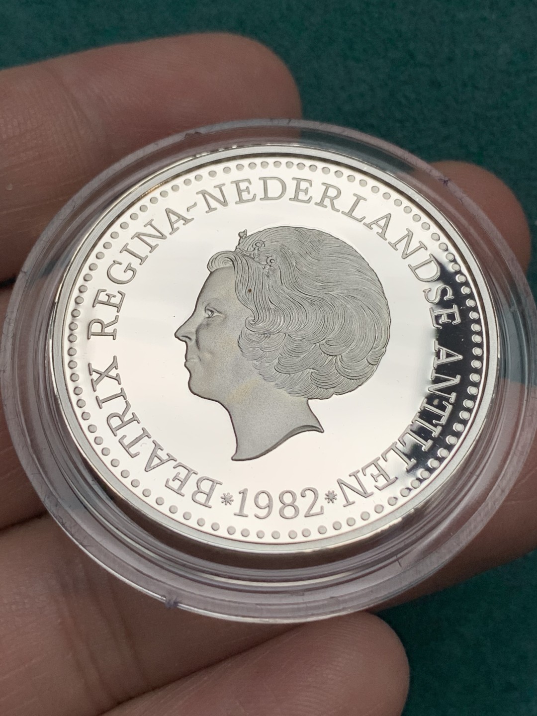 《竞宝斋》第167场-周日，周一，周四 3场 (全场包邮) 原盒荷属安德烈斯1982年50盾精制大银币。925银，直径38mm，重量25g