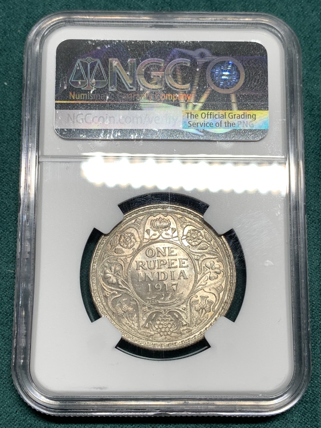 《竞宝斋》第167场-周日，周一，周四 3场 (全场包邮) NGC-MS64分，1917B版英属印度乔五1卢比银币，原光轻包浆，外拍大涨品种，更高分只有6枚