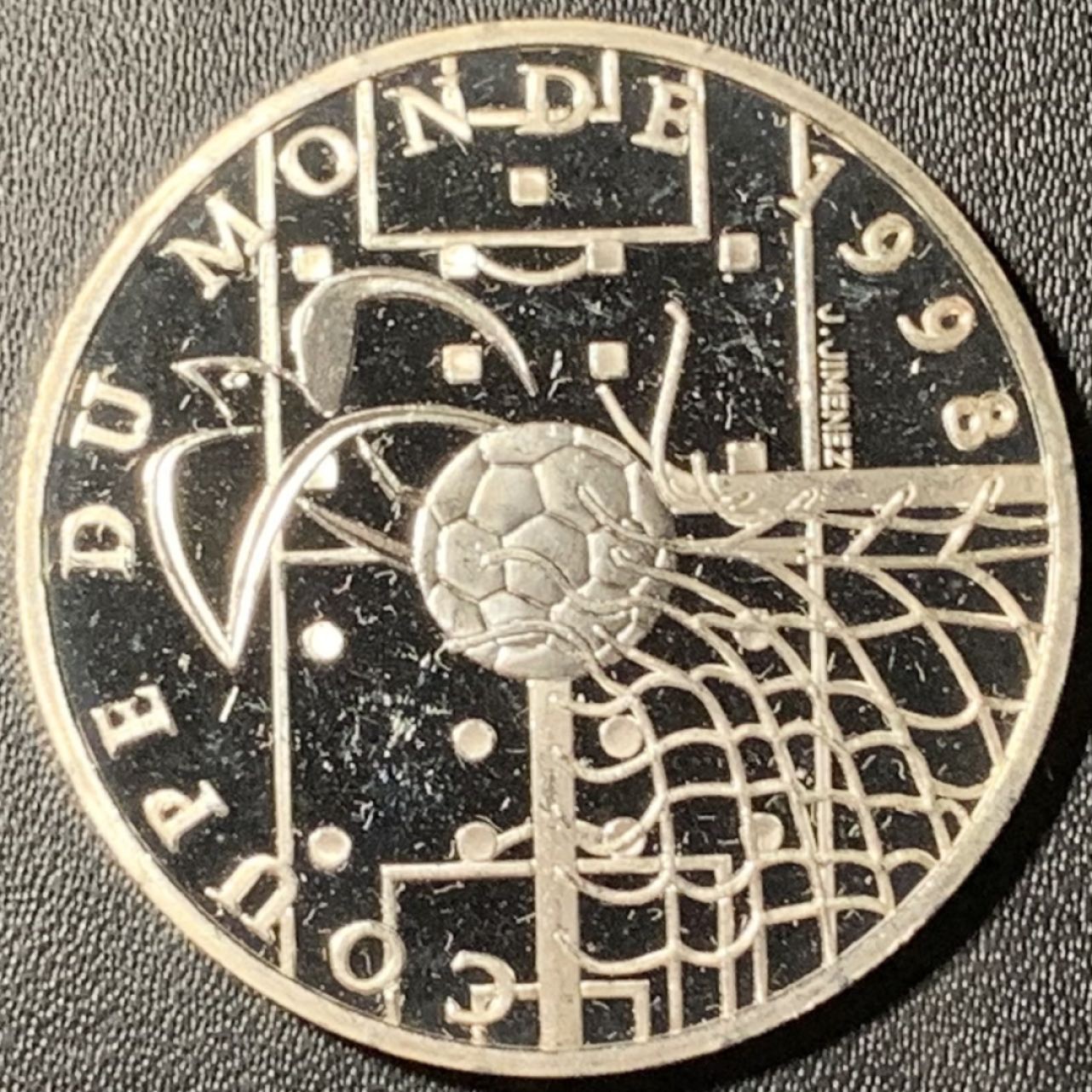 紫瑗钱币——第315期拍卖 法国 1996年 法国世界杯 进球 10法郎 21.16克 0.9银 精制（划痕）