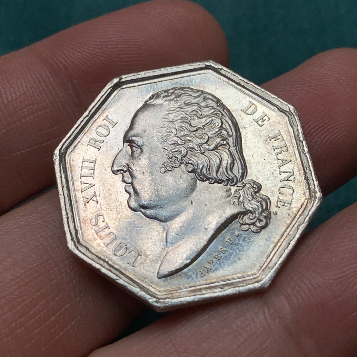 《竞宝斋》第167场-周日，周一，周四 3场 (全场包邮) 法国 路易十八火灾保险八角银质代币 unc品相 对角33mm对边31mm 13.62g 边铭丰饶角argent