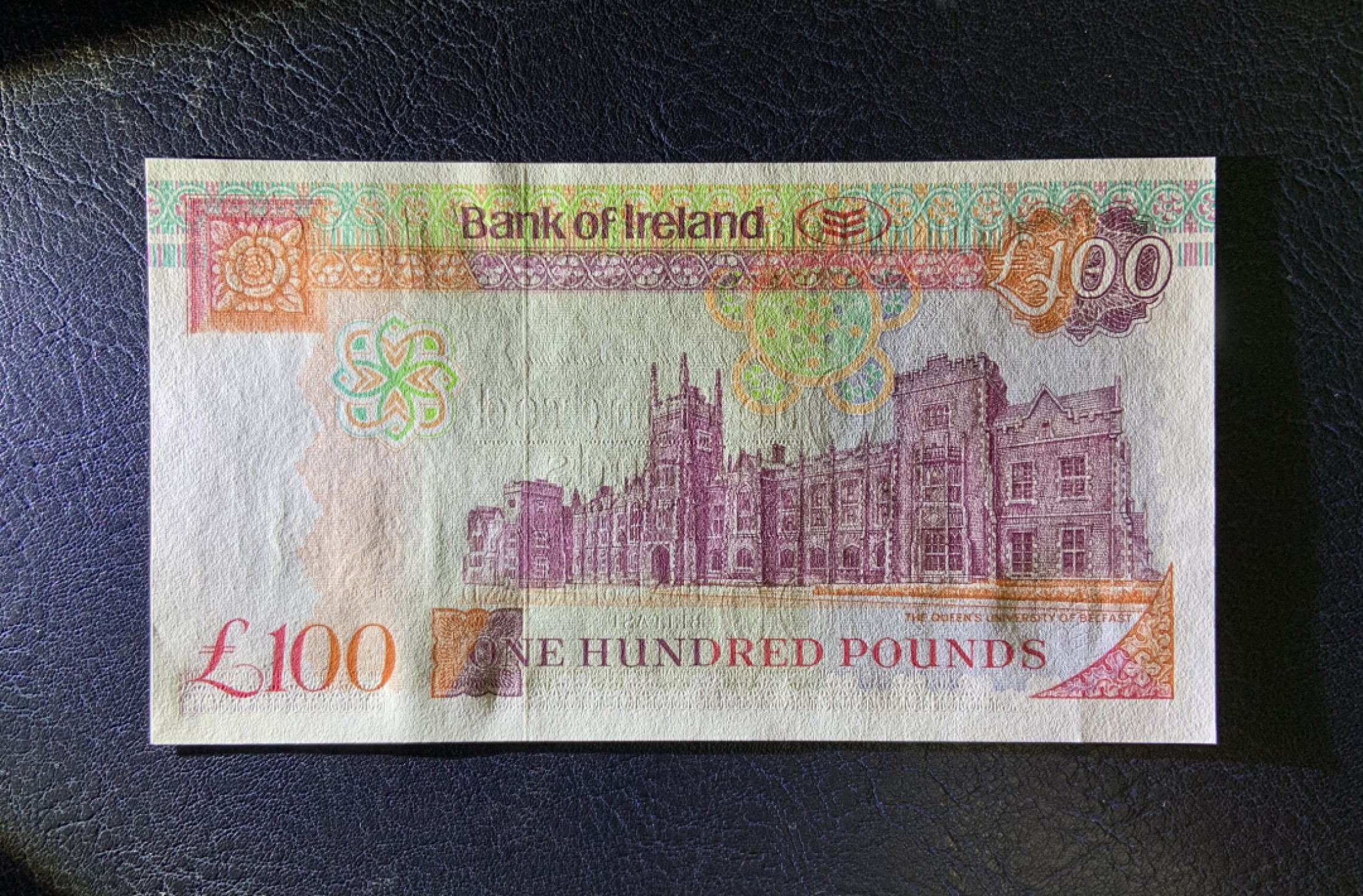 收藏联盟Quantum Auction 第261期拍卖  北爱尔兰2005年100镑 品相全新UNC 首发A冠 贝尔法斯特女王大学