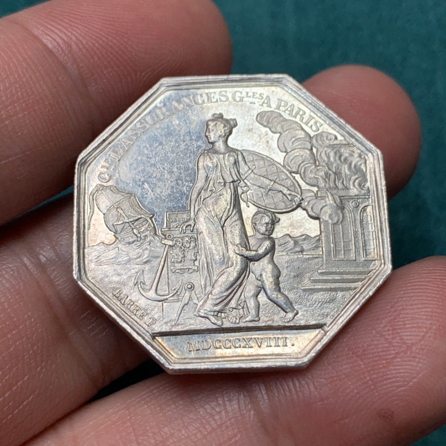 《竞宝斋》第167场-周日，周一，周四 3场 (全场包邮) 法国 路易十八火灾保险八角银质代币 unc品相 对角33mm对边31mm 13.62g 边铭丰饶角argent