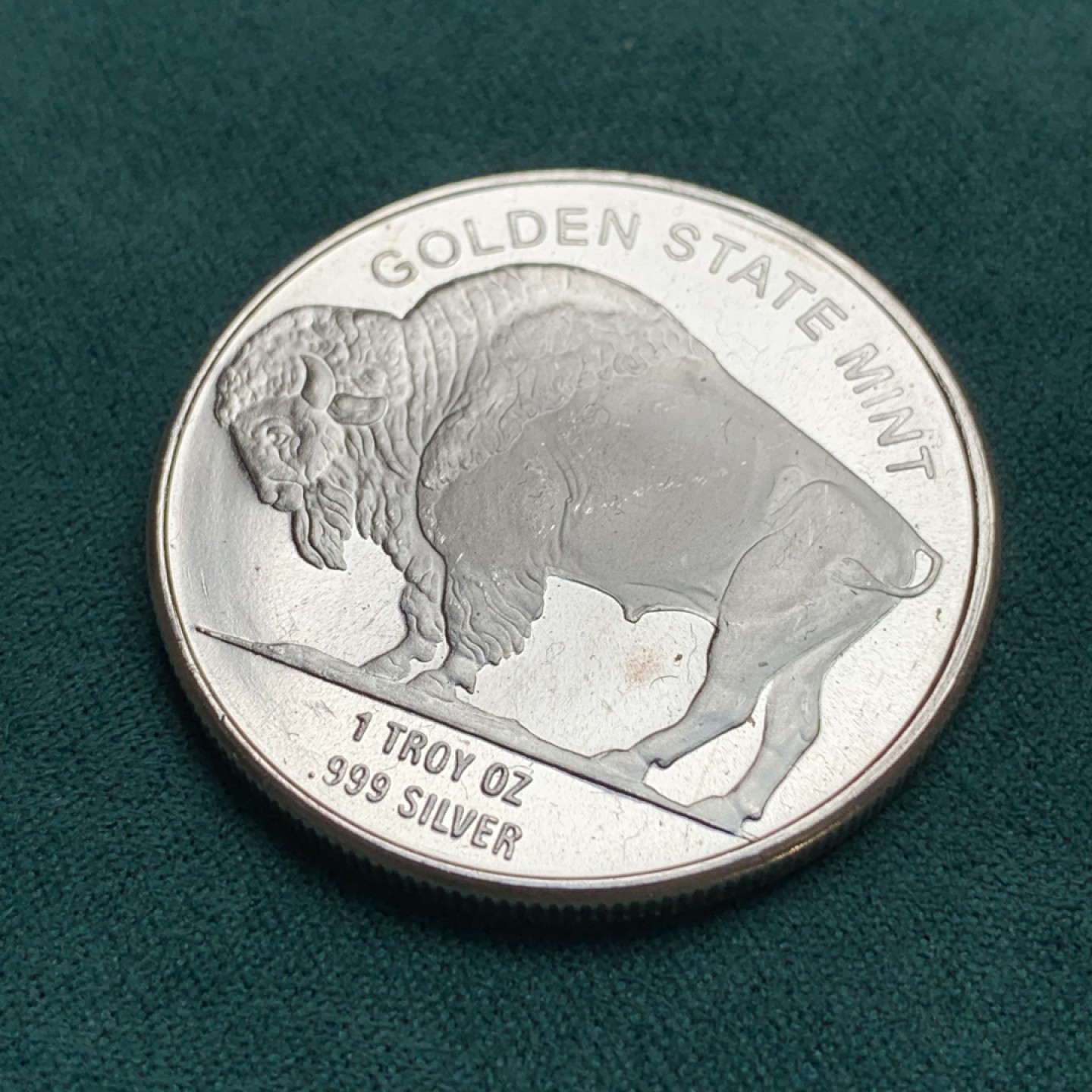 《竞宝斋》第167场-周日，周一，周四 3场 (全场包邮) 美国 印第安人 野牛银章 1盎司31.1克 39.1mm 999银 无其它资料 材质保证