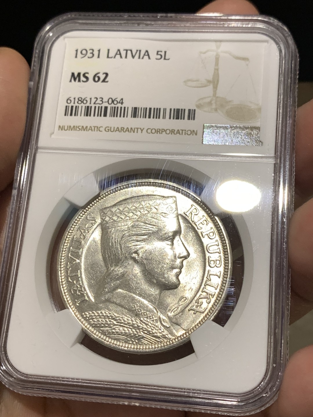 《竞宝斋》第167场-周日，周一，周四 3场 (全场包邮) NGC-MS62 拉脱维亚 1931年5拉特美女大银币 带点包浆 外拍热门品种 价格洼地