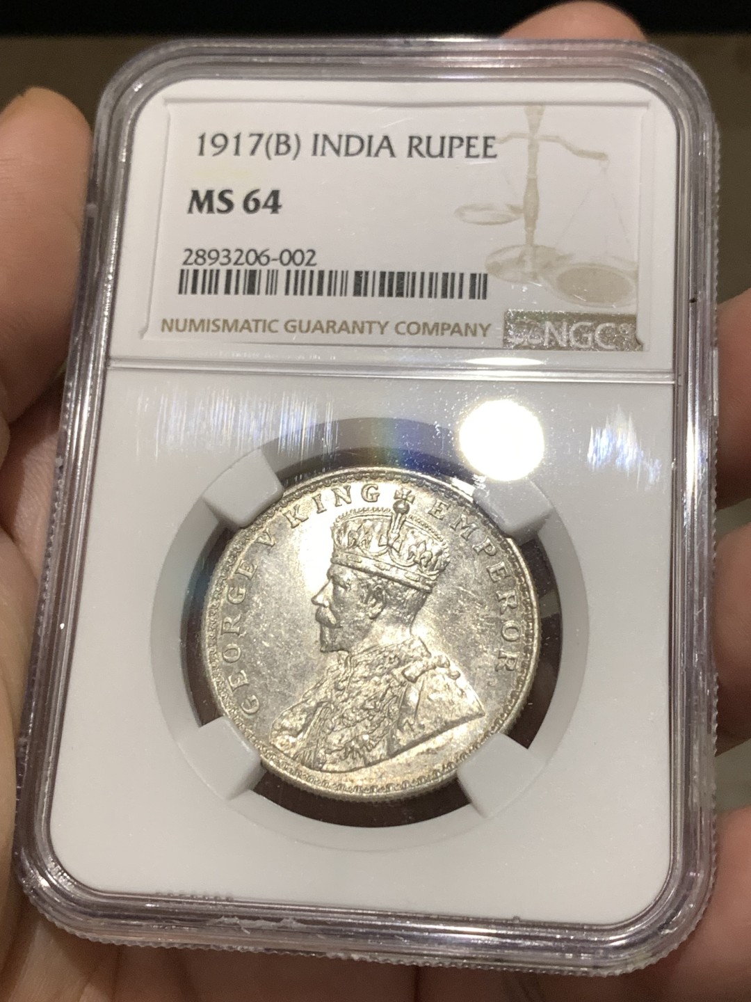 《竞宝斋》第167场-周日，周一，周四 3场 (全场包邮) NGC-MS64分，1917B版英属印度乔五1卢比银币，原光轻包浆，外拍大涨品种，更高分只有6枚