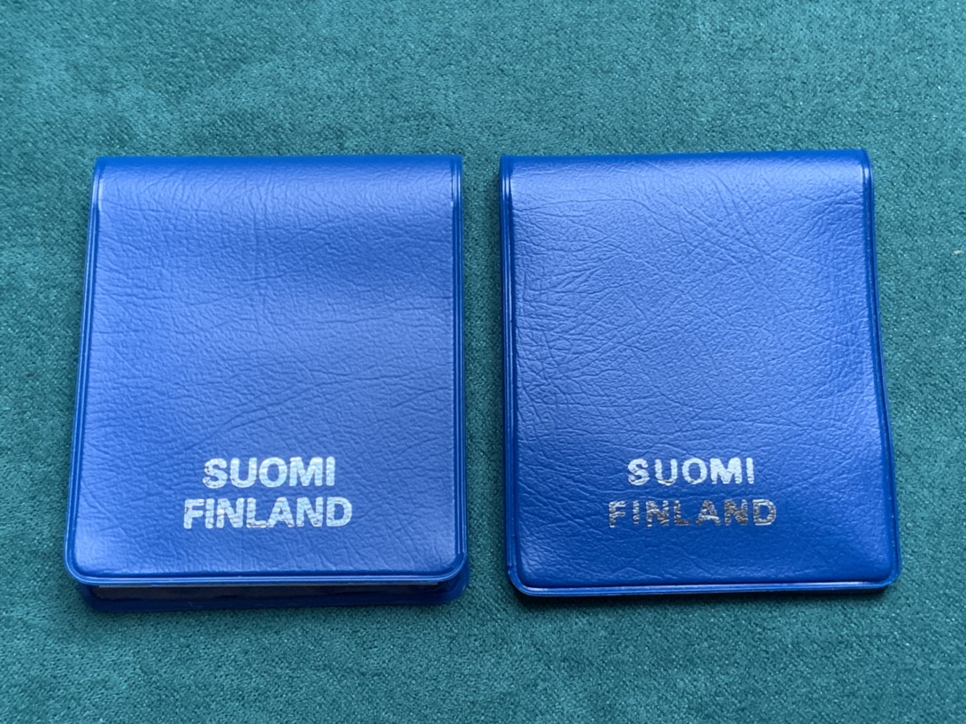 《竞宝斋》第167场-周日，周一，周四 3场 (全场包邮) 芬兰总理吉科宁银币2个，总重43.43克，带蓝色原封皮套和说明书