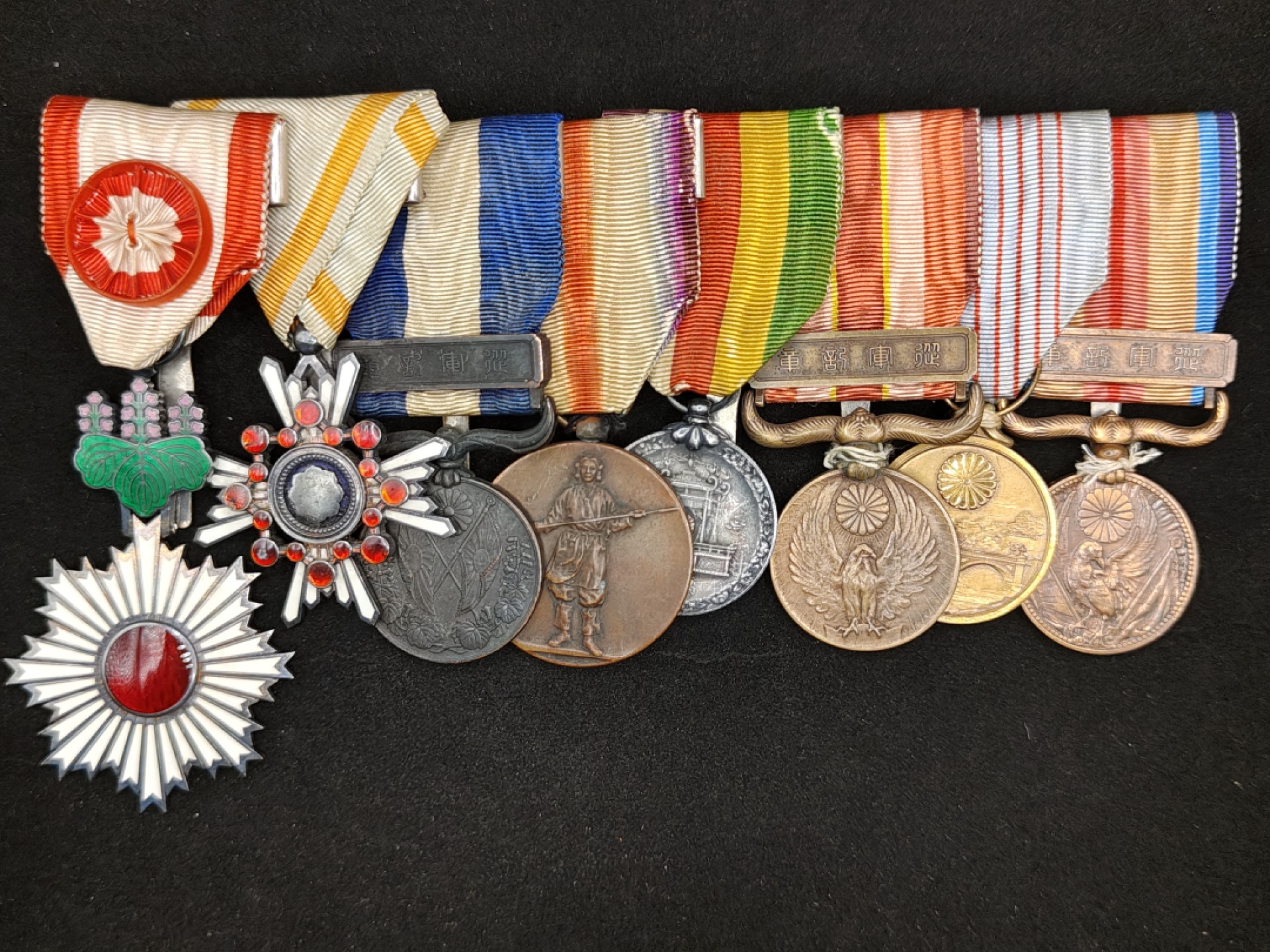 全场0元起拍 第59期 咸鱼国勋章拍卖专场 5月28日（周日）下午6：00开始 日本勋章八连挂