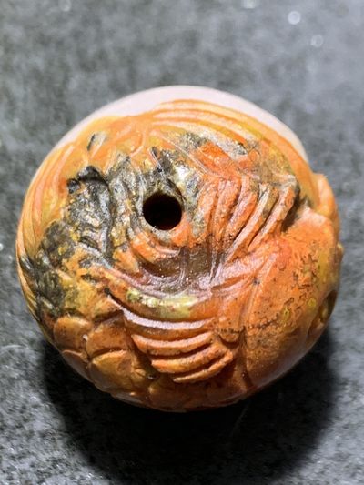 精美冰飘亚光战国红玛瑙手工俏色巧雕鲤鱼珠一个，寓意，富贵有鱼， 精美冰飘亚光战国红玛瑙手工俏色巧雕鲤鱼珠一个，寓意，富贵有鱼，