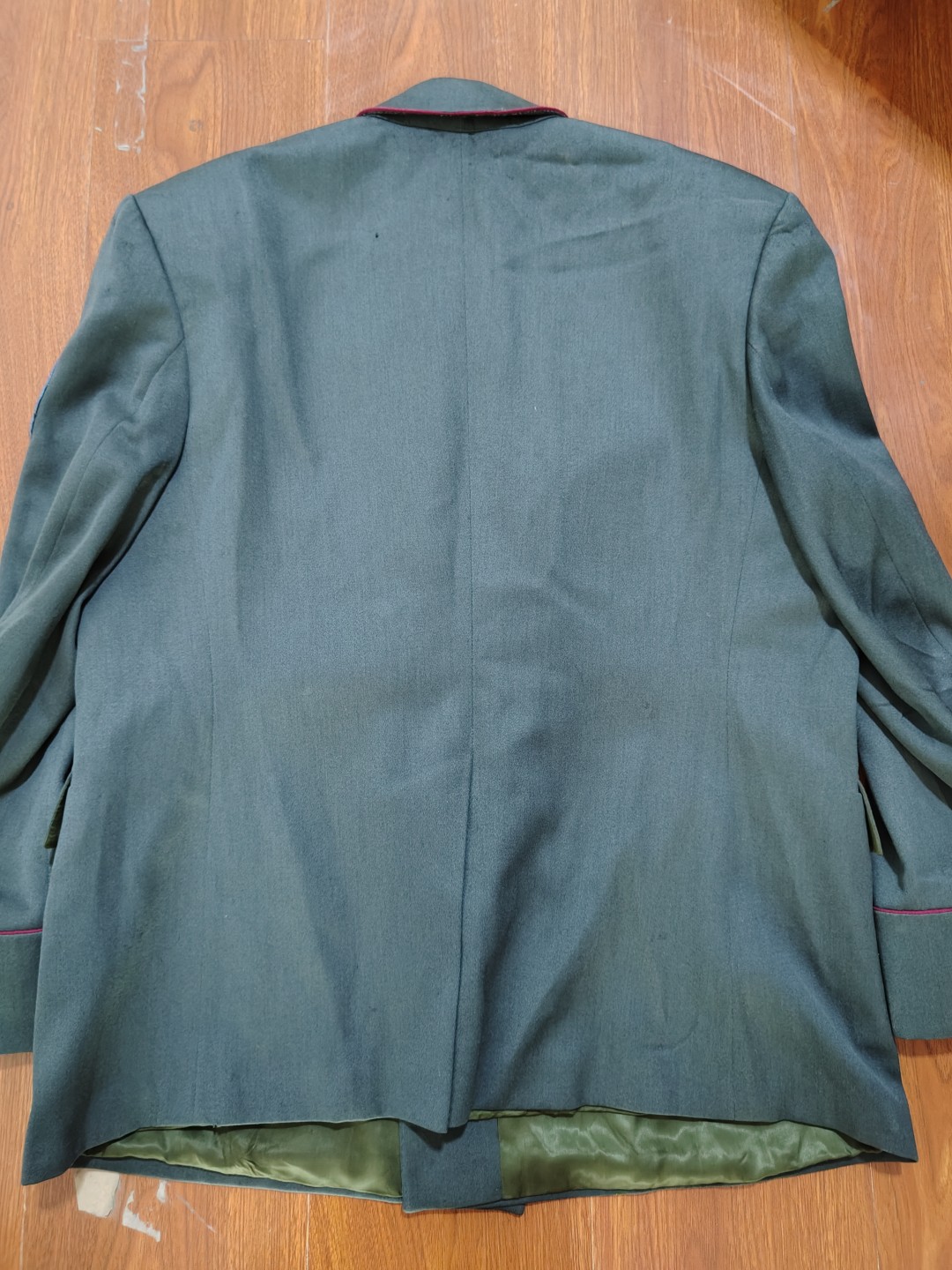 全场0元起拍 第59期 咸鱼国勋章拍卖专场 5月28日（周日）下午6：00开始 乌克兰95条例早期将官常服 胸围123 肩宽54 衣长81 袖长64