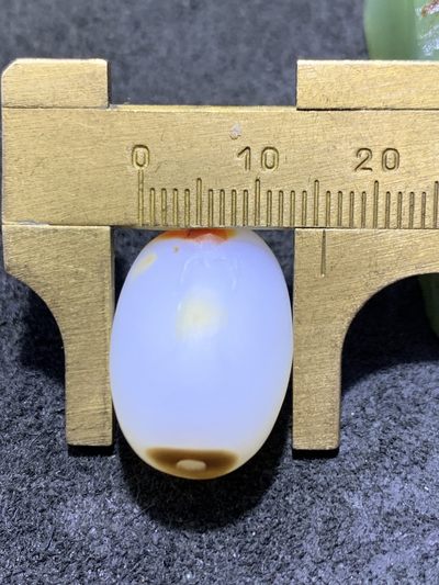 精美亚光高玉化海洋玉髓手工俏色巧雕火烛桶珠一个！ 精美亚光高玉化海洋玉髓手工俏色巧雕火烛桶珠一个！