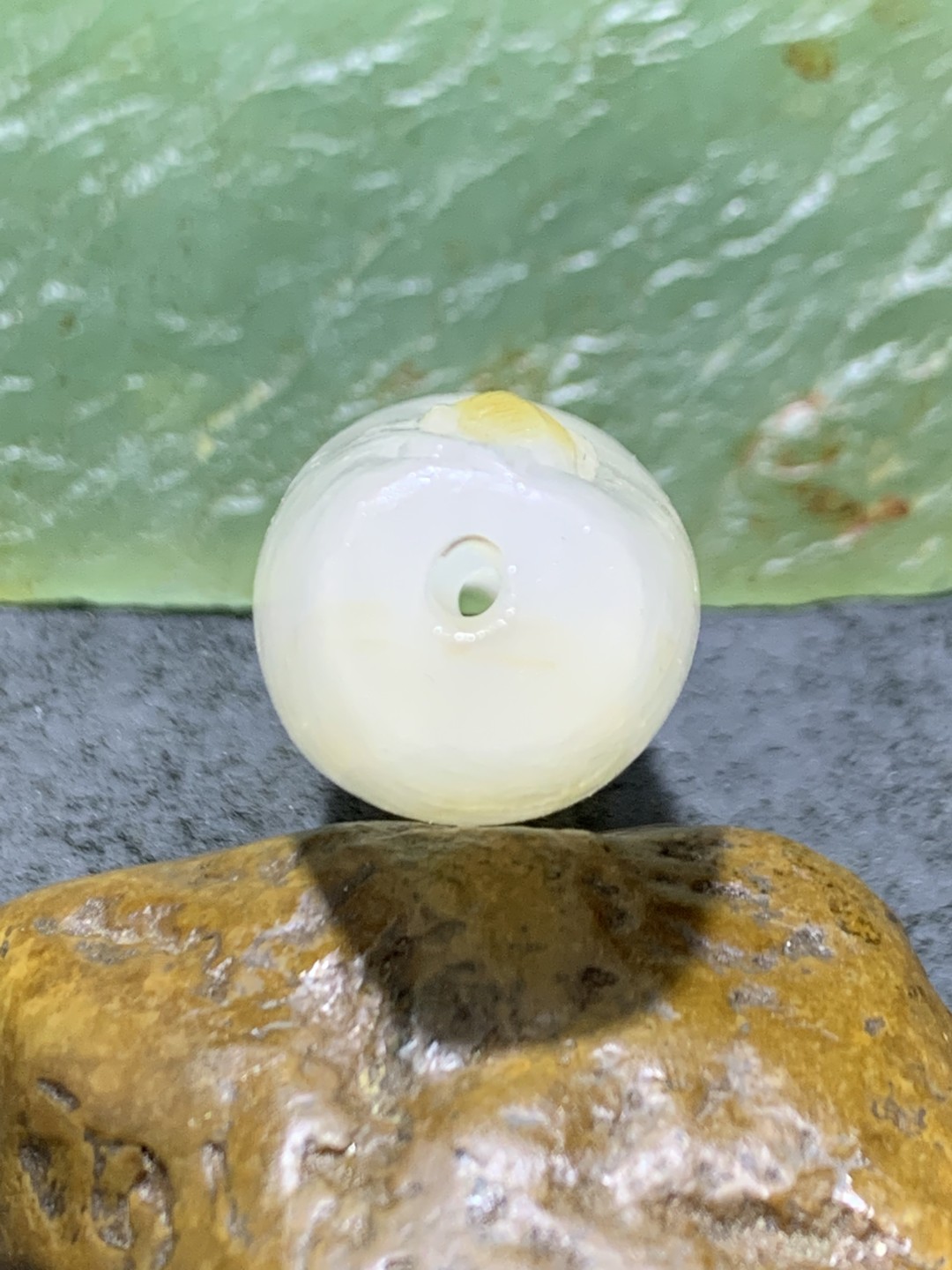 精美亚光高玉化海洋玉髓手工俏色巧雕锦鲤大桶珠一个！