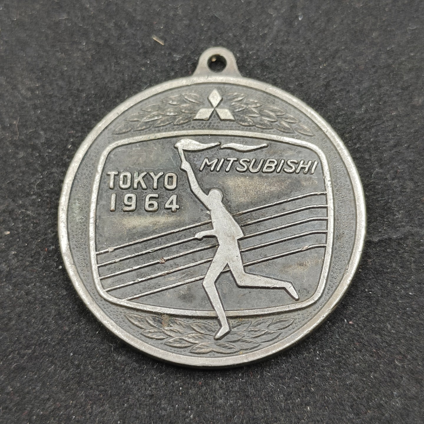 全场0元起拍 第59期 咸鱼国勋章拍卖专场 5月28日（周日）下午6：00开始 1964东京奥运会三菱徽章