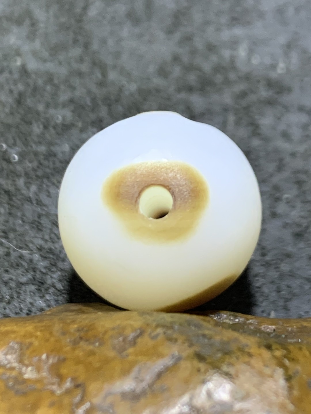 精美亚光高玉化海洋玉髓手工俏色巧雕火烛桶珠一个！