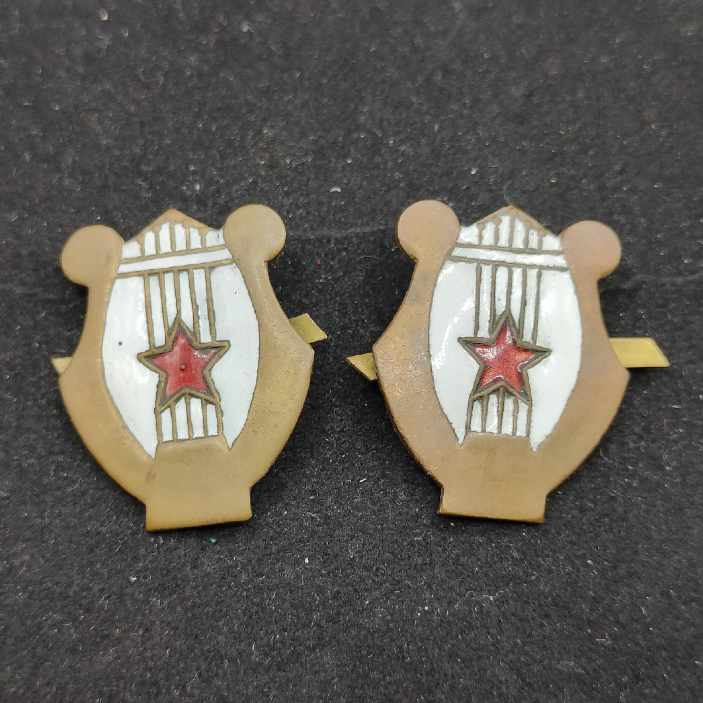 全场0元起拍 第59期 咸鱼国勋章拍卖专场 5月28日（周日）下午6：00开始  稀有 朝鲜军乐团领章-