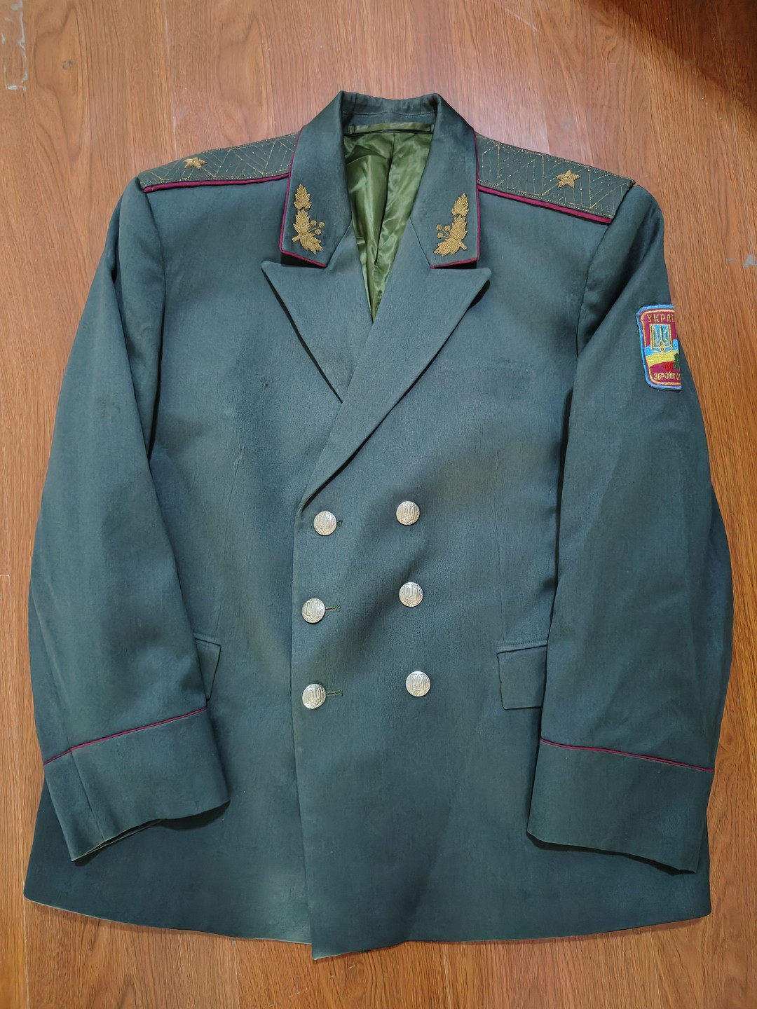 全场0元起拍 第59期 咸鱼国勋章拍卖专场 5月28日（周日）下午6：00开始 乌克兰95条例早期将官常服 胸围123 肩宽54 衣长81 袖长64