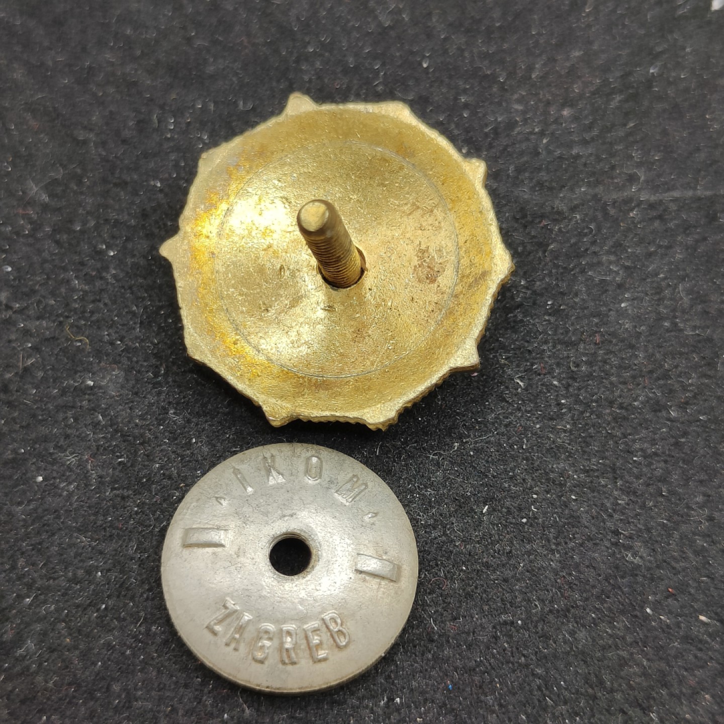 全场0元起拍 第59期 咸鱼国勋章拍卖专场 5月28日（周日）下午6：00开始 南斯拉夫游击队证章 铜珐琅 转轮带标-