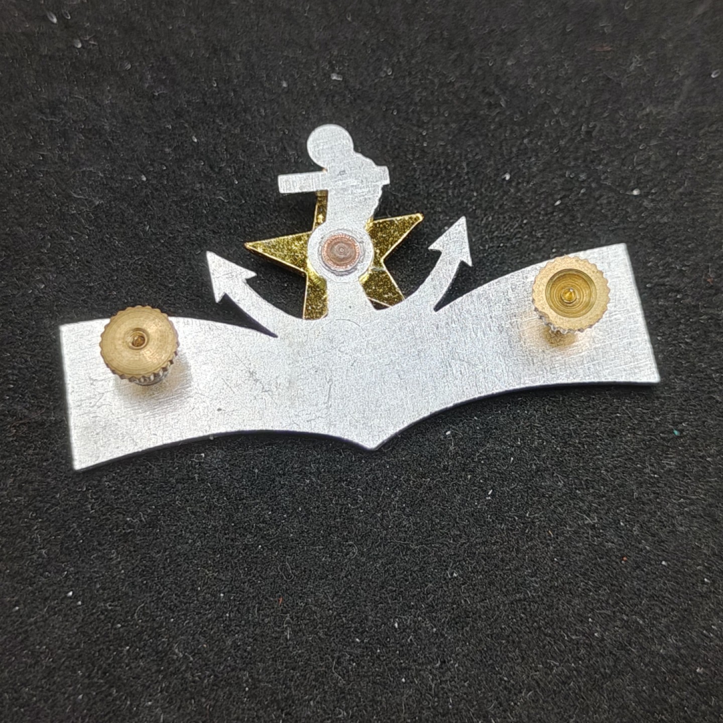 全场0元起拍 第59期 咸鱼国勋章拍卖专场 5月28日（周日）下午6：00开始 道具97海军胸章+