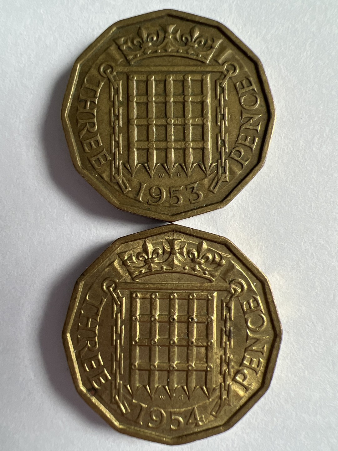 泡泡堂微拍第165幕硬币捡漏可累计专场👿👿，累计满二十元包邮，接受代拍业务 伊二三便士两枚