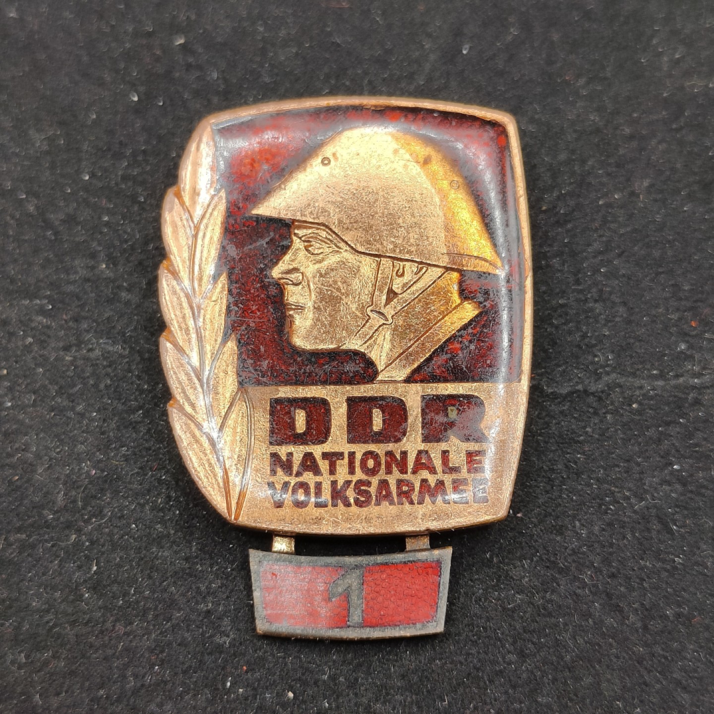 全场0元起拍 第59期 咸鱼国勋章拍卖专场 5月28日（周日）下午6：00开始 东德人民军优秀士兵证章