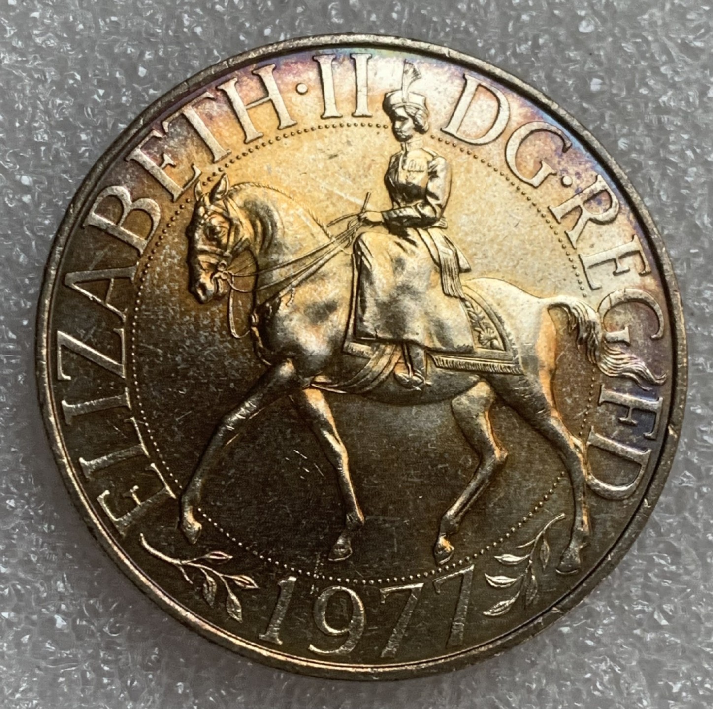 瓶子🏺第93期拍卖会 英国1977年伊丽莎白二世登基纪念克朗币