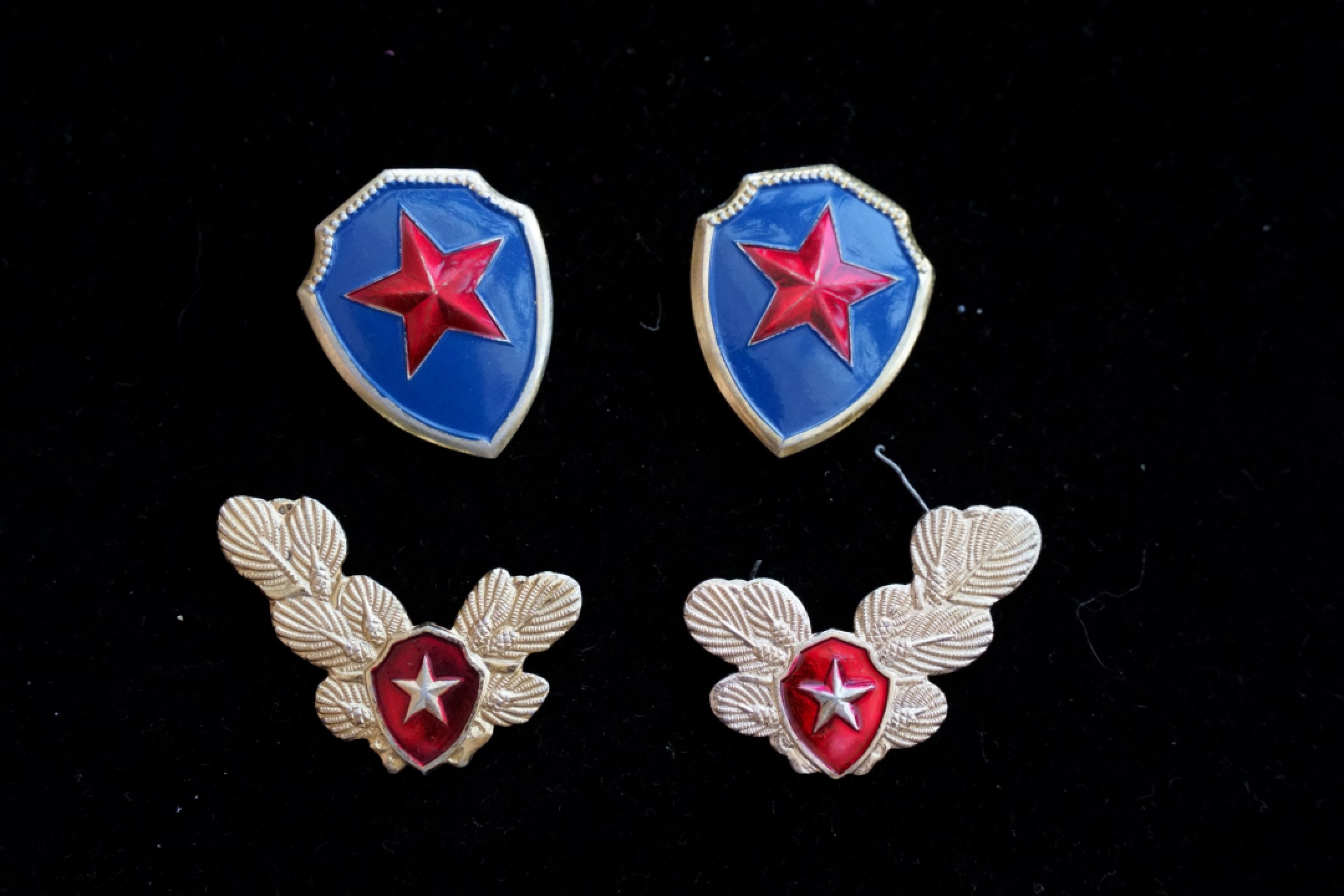 全场0起0押金！大陆勋赏俱乐部第三期拍卖 退役1989款民警配饰一组