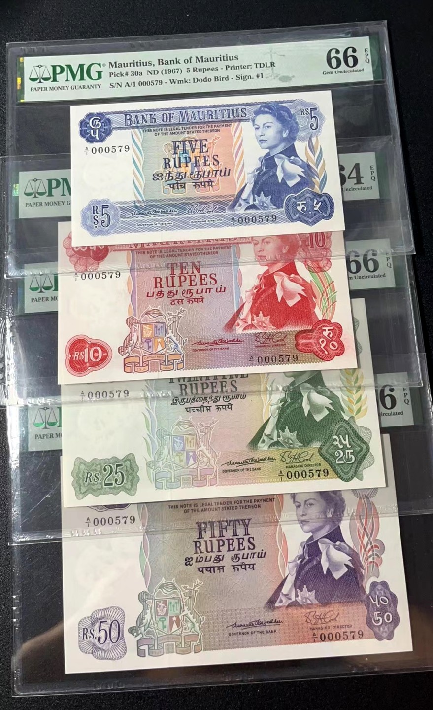 【Blue Auction】✨世界纸币精拍第327期——莫总专场XXI  【一组4张 A1首发冠579全同小号】毛里求斯 1967年5-50卢比 PMG66EPQ-64EPQ 戎装女王 