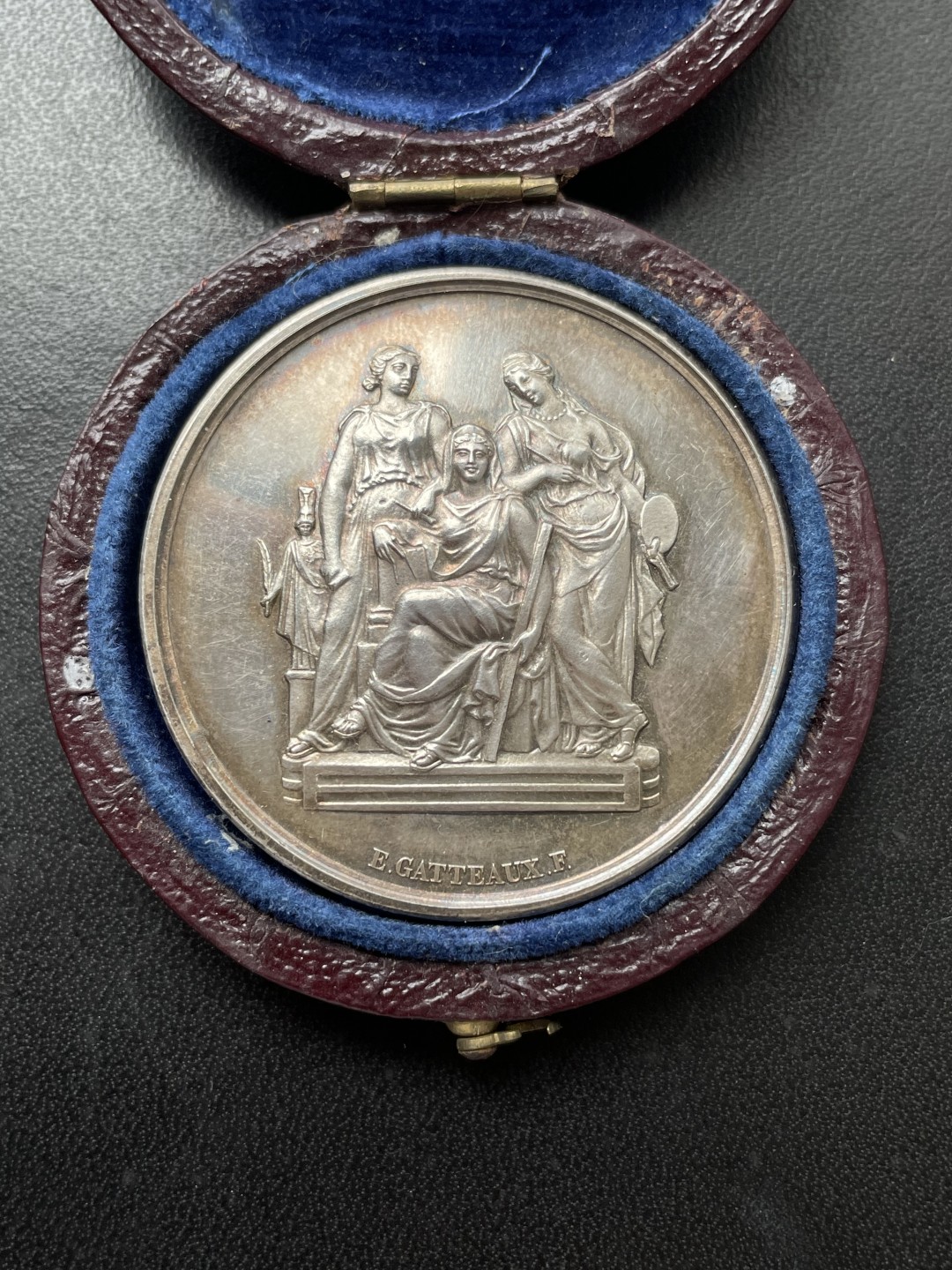 欧洲章牌-拍卖第23场 E.GATTEAUX.E～1892年法国国立音乐学院原盒银章