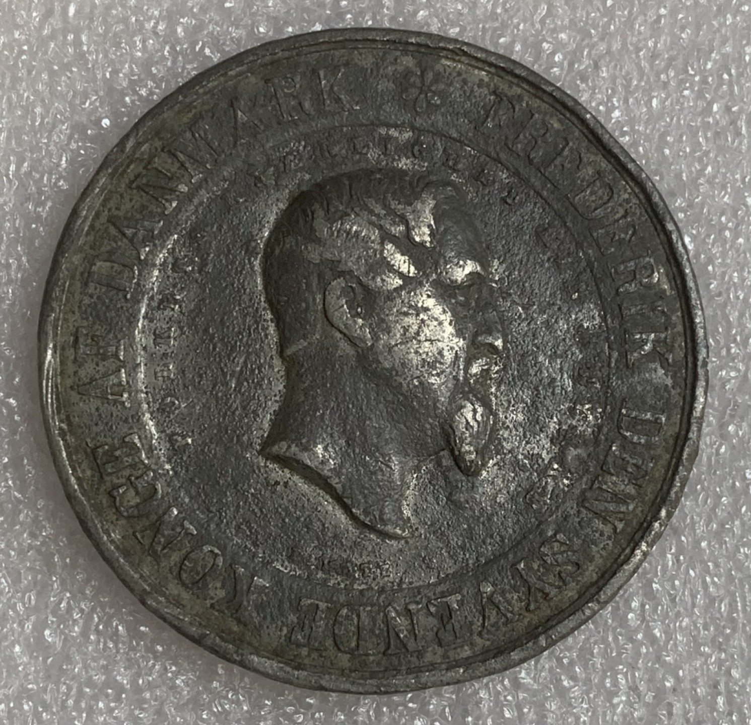 瓶子🏺第93期拍卖会  早期锡章  48毫米  33克