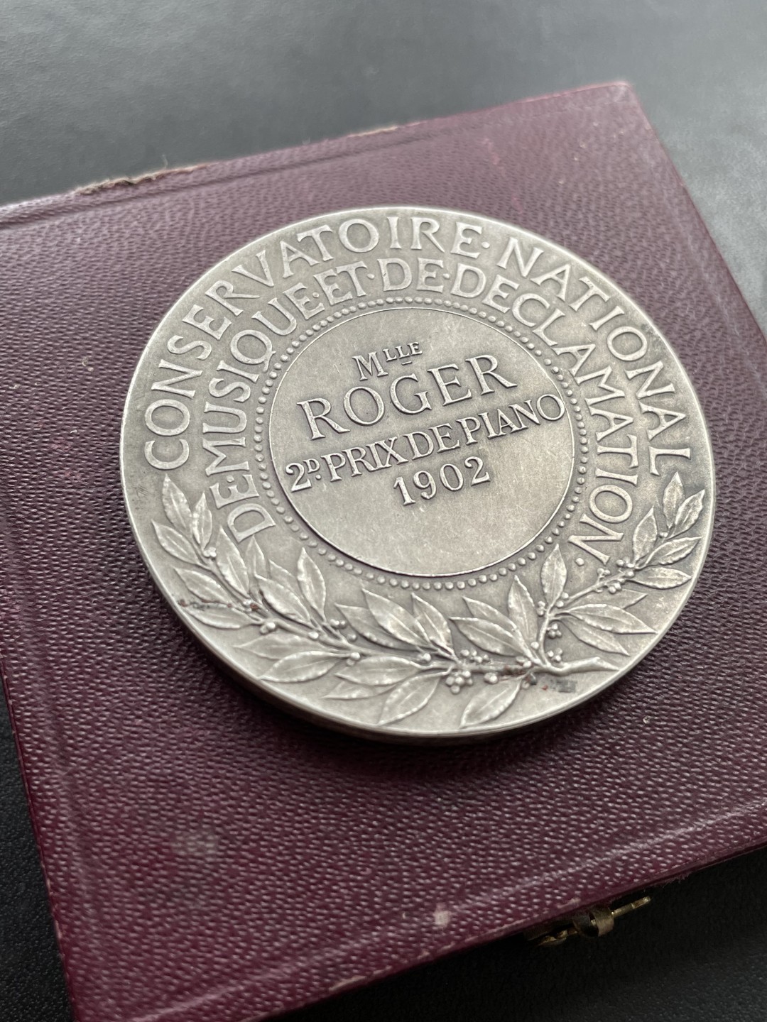 欧洲章牌-拍卖第23场 J.C.Chaplain～1902年法国国立音乐学院原盒银章