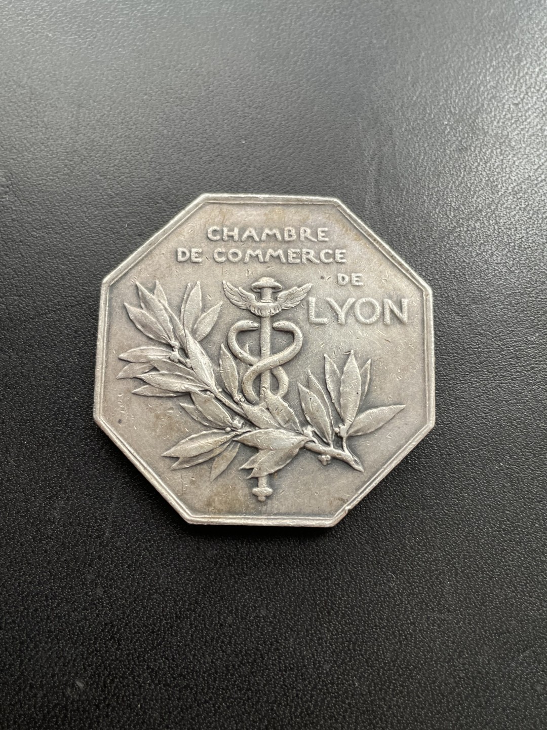 欧洲章牌-拍卖第23场 O.Roty～法国里昂商会八角银章