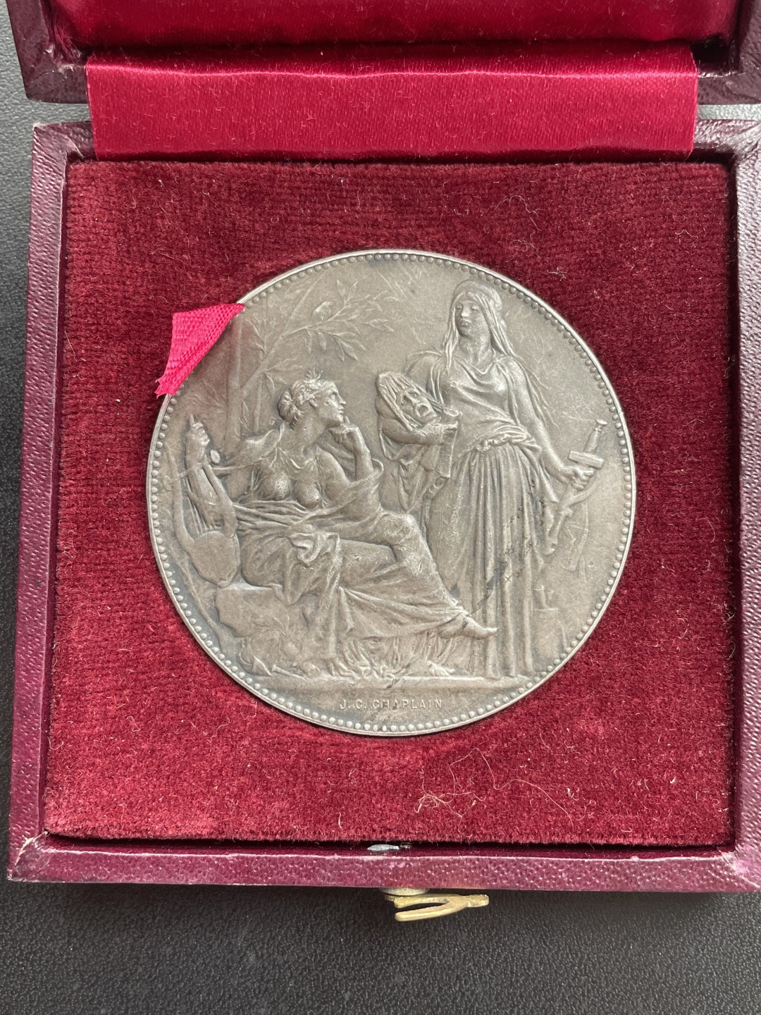 欧洲章牌-拍卖第23场 J.C.Chaplain～1902年法国国立音乐学院原盒银章