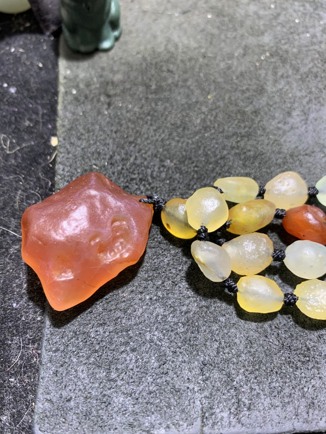 精美天然洁净透彻阿拉善彩珠玛瑙项链一条