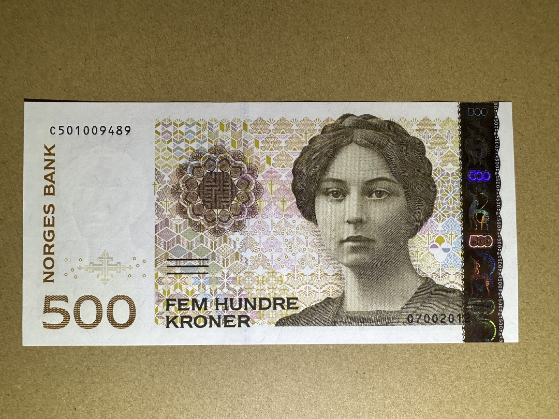 《张总朋友收藏》103期—外币高货 苏格兰硬货&女王精品 挪威500克朗 UNC 挪威小说家西格丽德·温塞特