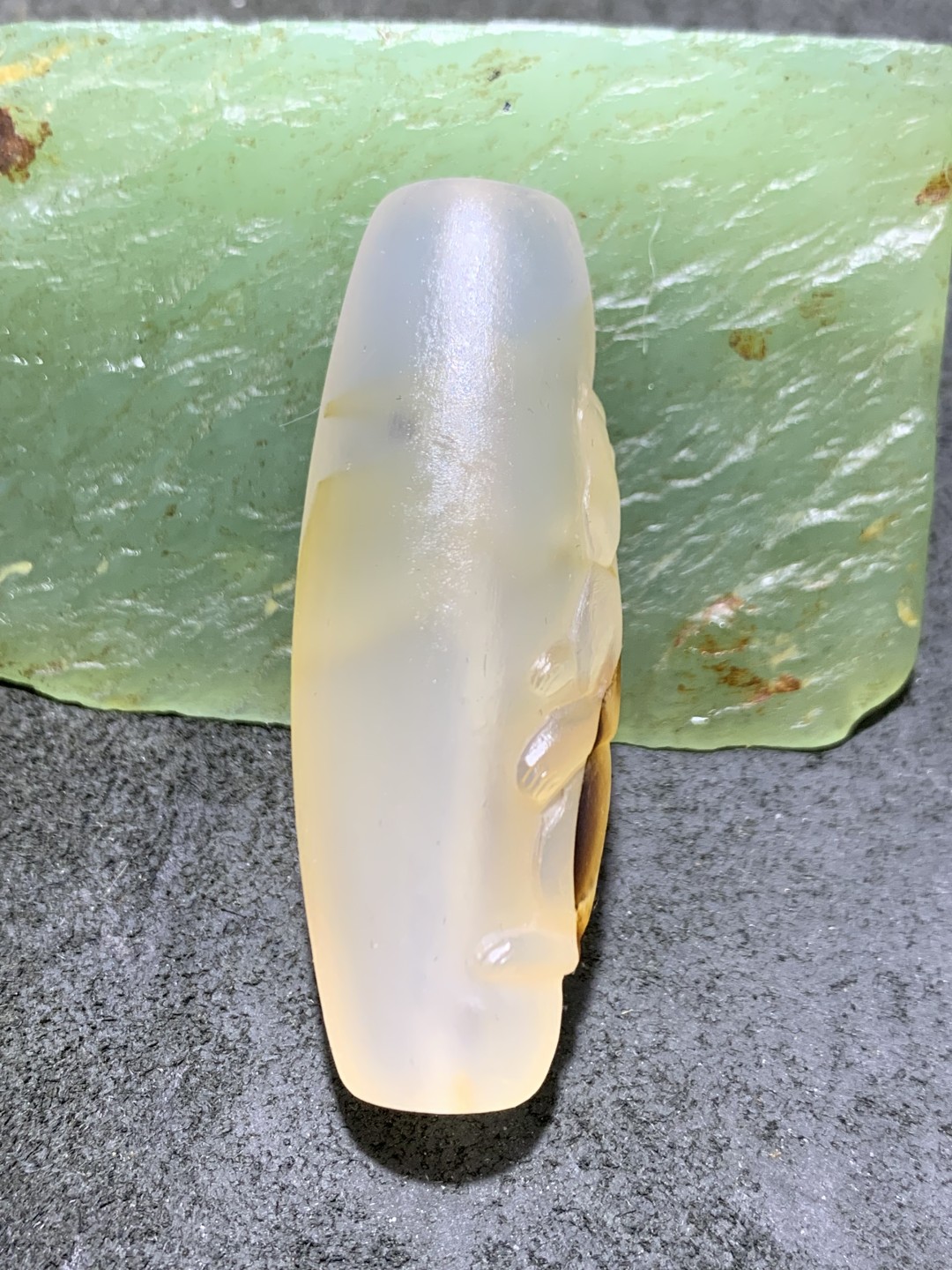 精美亚光高玉化海洋玉髓手工俏色巧雕兔飞猛进大桶珠一个！