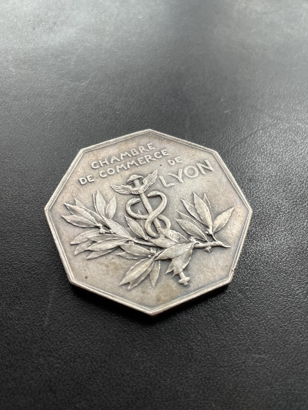 欧洲章牌-拍卖第23场 O.Roty～法国里昂商会八角银章