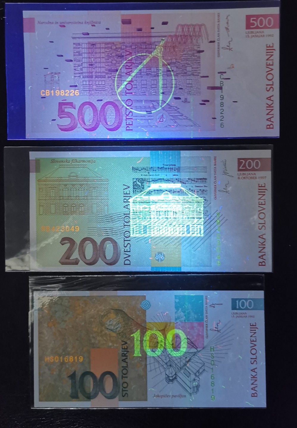 《张总朋友收藏》103期—外币高货 苏格兰硬货&女王精品 (6张一组UNC)斯洛文尼亚10-500托拉尔 200托拉尔为1997年 其他均分首发1992年