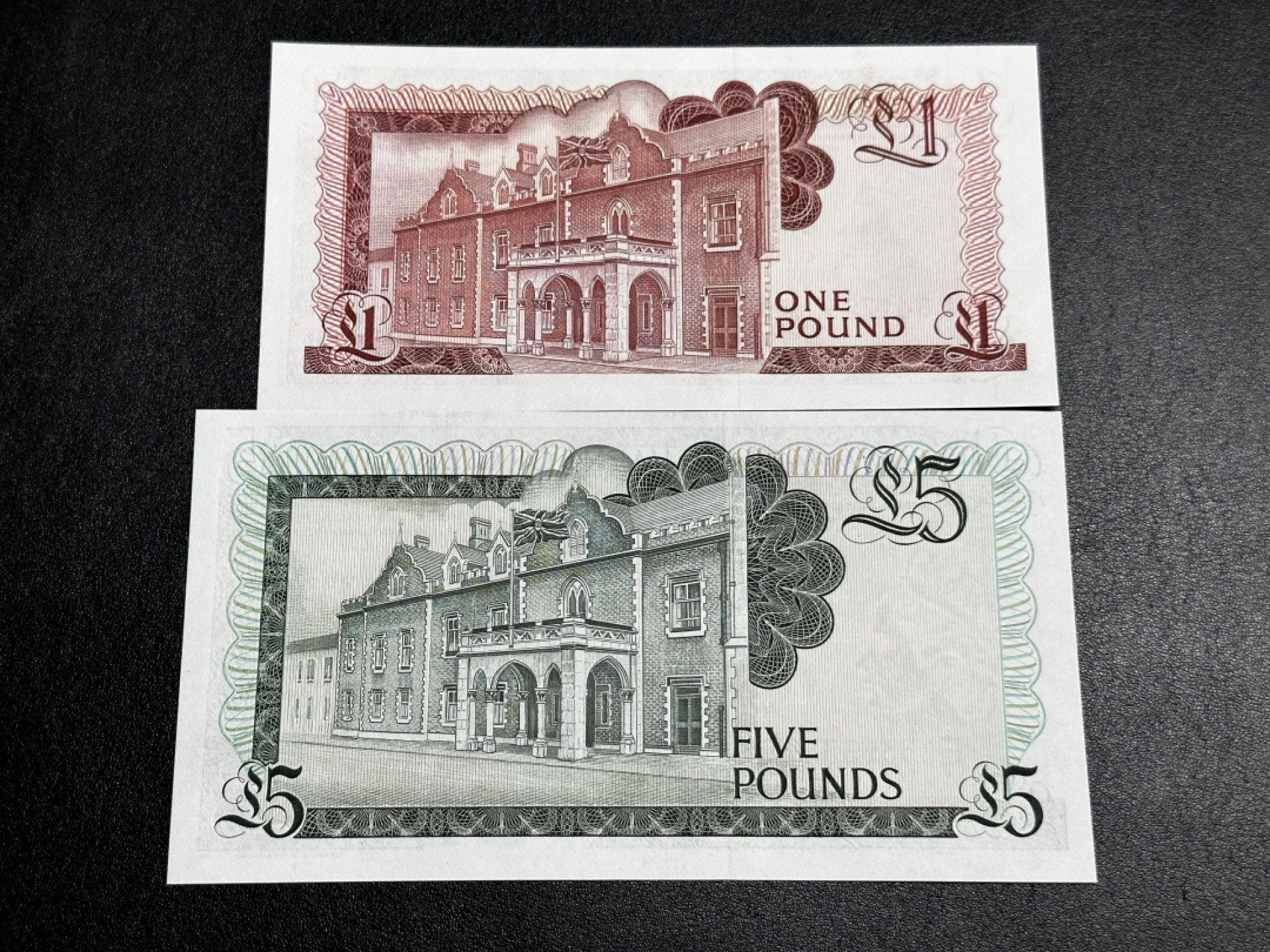 《外钞收藏家》第二百七十一期（连拍第二场） 直布罗陀1、5镑 两张一起  全新UNC