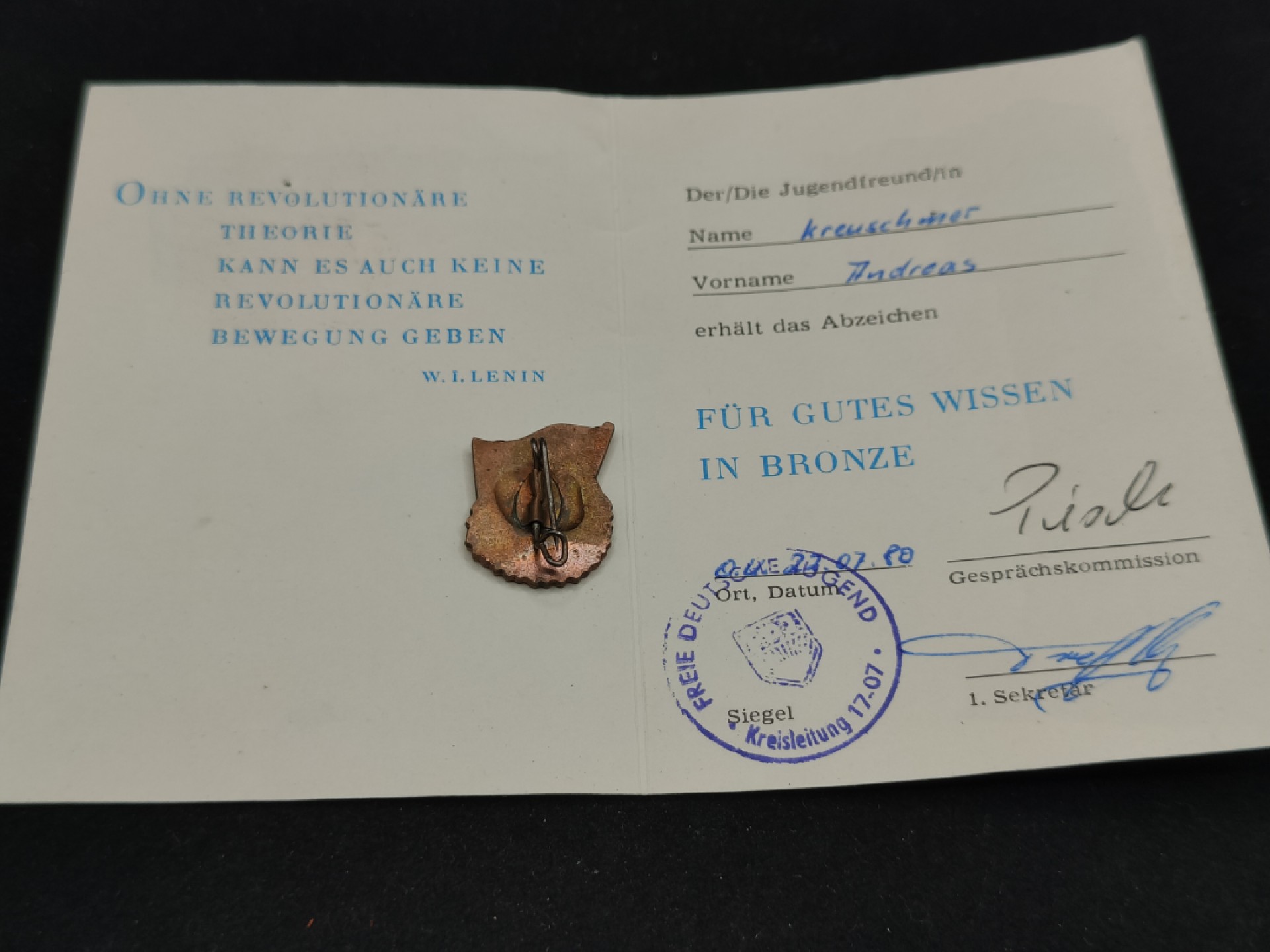 全场0元起拍 第60期 咸鱼国勋章拍卖专场 5月31日（周三）下午6：00开始 东德fdj青年团证章带证