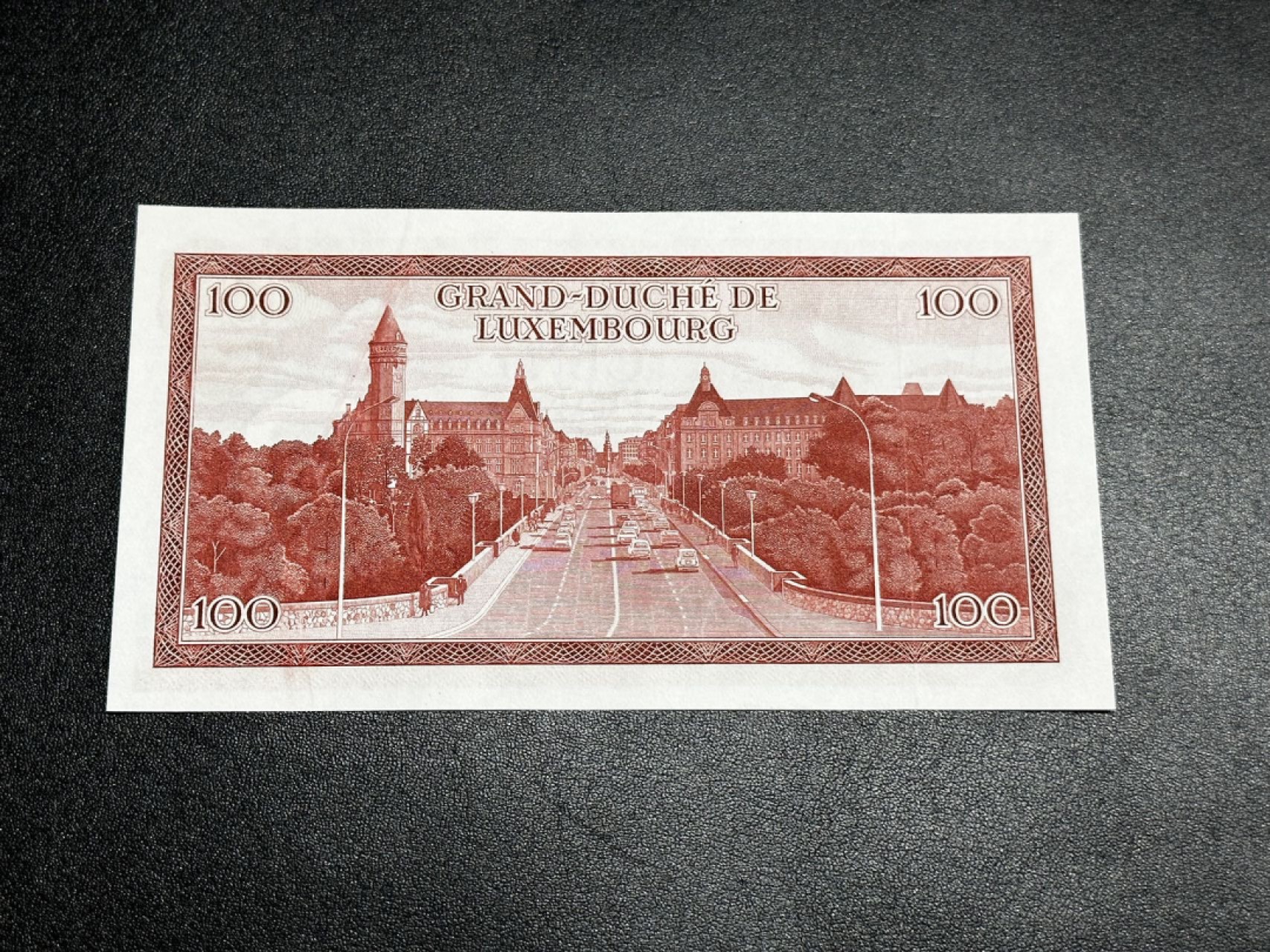 《外钞收藏家》第二百七十一期（连拍第二场） 1970年卢森堡100法郎 全新UNC