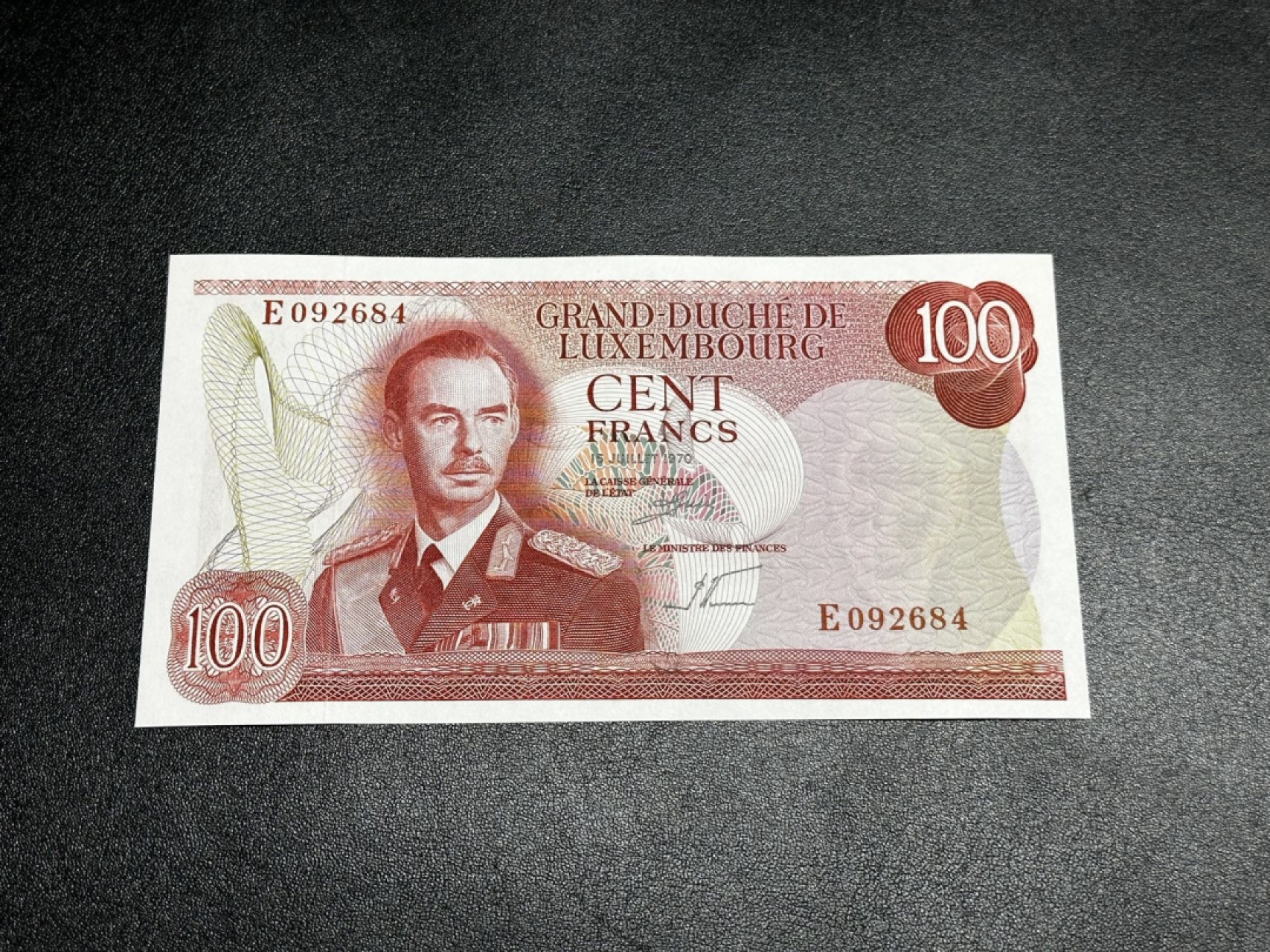 《外钞收藏家》第二百七十一期（连拍第二场） 1970年卢森堡100法郎 全新UNC