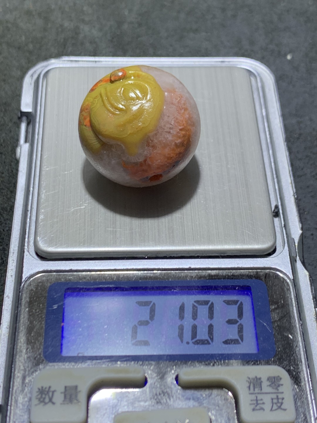 精美亚光冰飘糖心料战国红玛瑙手工俏色巧雕灯笼鱼珠子一颗！