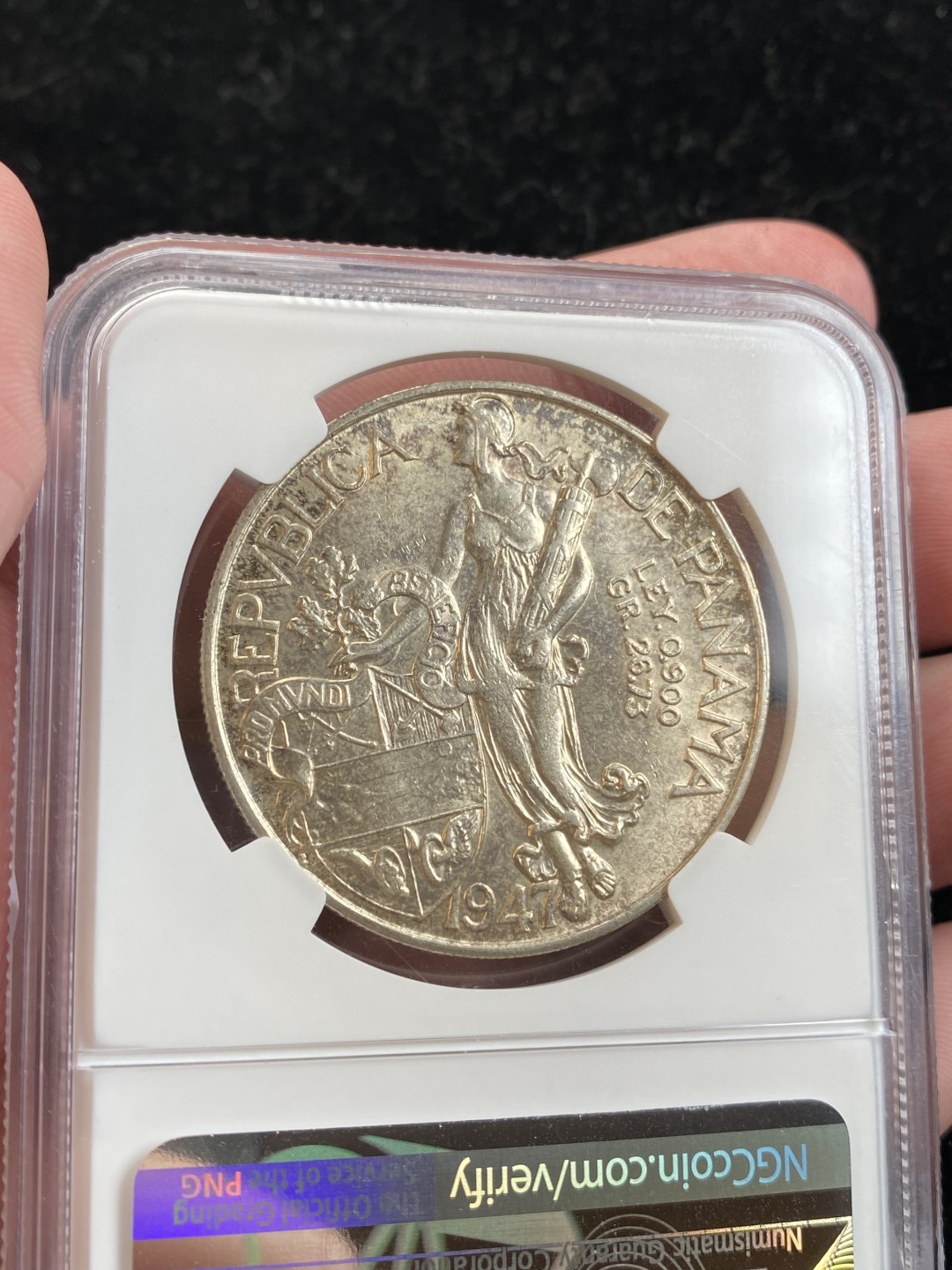 万国钱币拍卖第009期（万国白金之夜） NGC AUD 1947巴拿马1B银币，设计精美，热门品种，严评可砸盒。