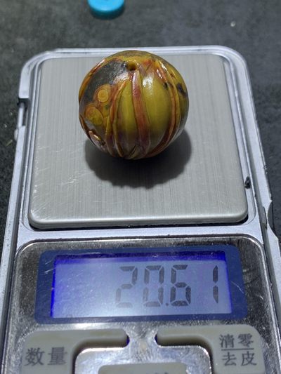 精美亚光战国红玛瑙手工雕刻兰花草珠子一颗！ 精美亚光战国红玛瑙手工雕刻兰花草珠子一颗！