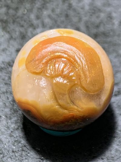 精美冰飘亚光草花纹战国红玛瑙手工俏色巧雕灵芝珠一个， - 精美冰飘亚光草花纹战国红玛瑙手工俏色巧雕灵芝珠一个，