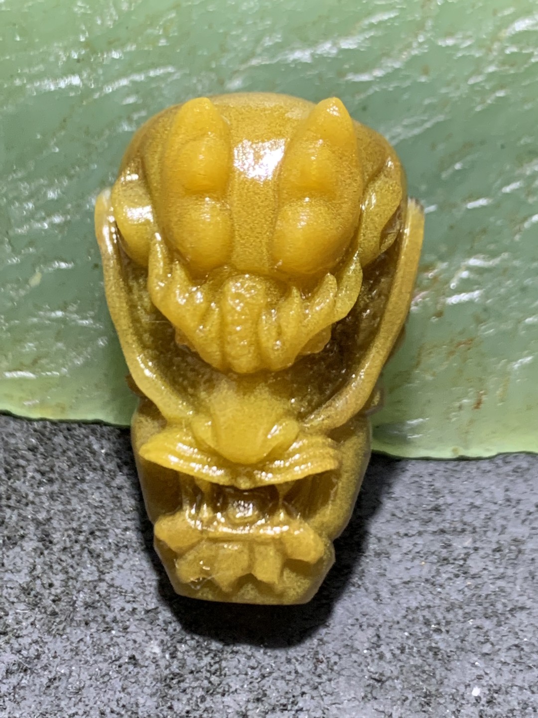 精美亚光高玉化冻料飘金沙鸡油黄蒙料战国红玛瑙手工雕刻一体龙头佛头三通一个！