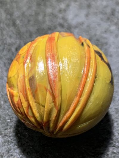 精美亚光战国红玛瑙手工雕刻兰花草珠子一颗！ 精美亚光战国红玛瑙手工雕刻兰花草珠子一颗！