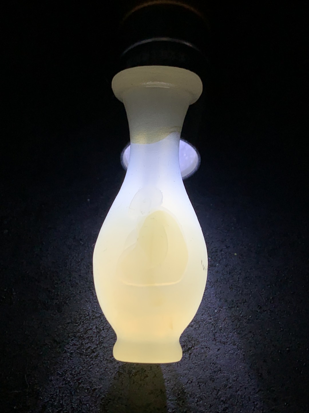 精美高玉化海洋玉髓手工俏色巧雕一心向佛瓶子一个！