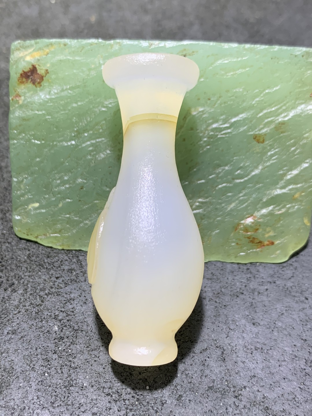 精美高玉化海洋玉髓手工俏色巧雕一心向佛瓶子一个！
